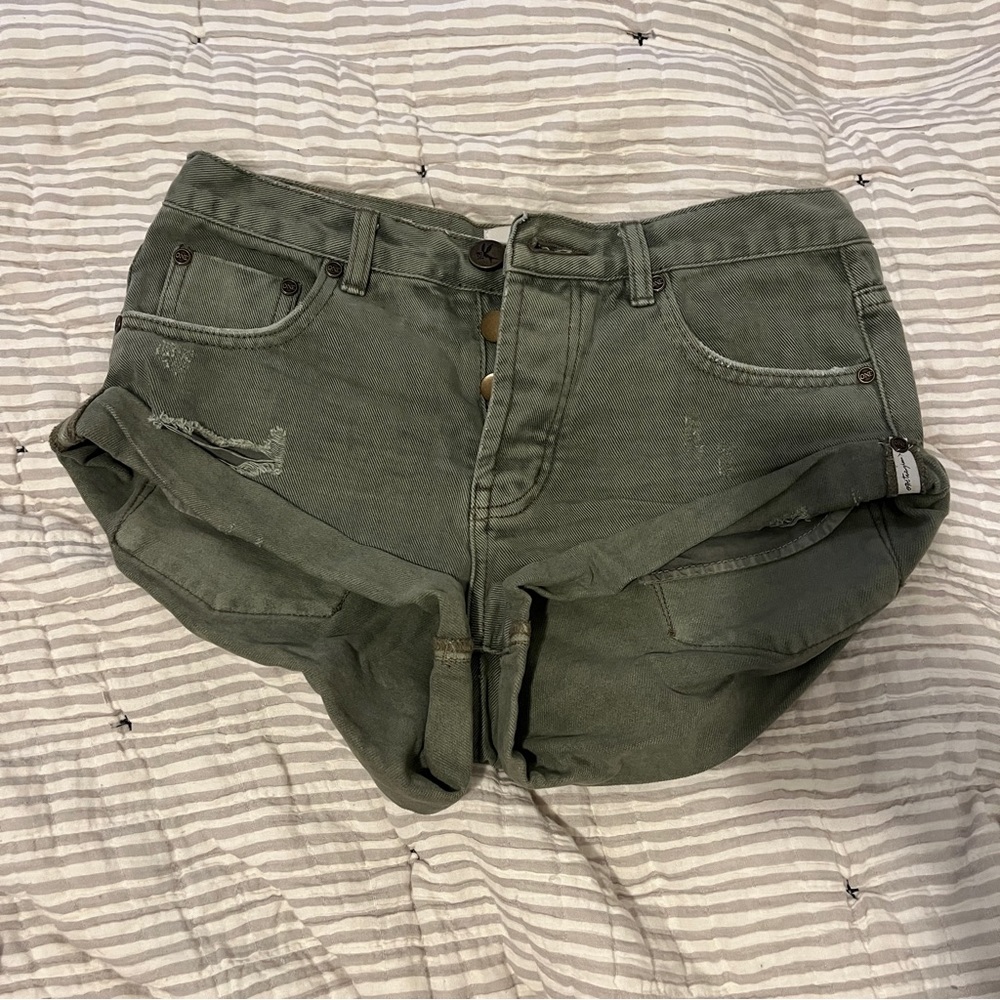 One Teaspoon Olive Shorts Size 24